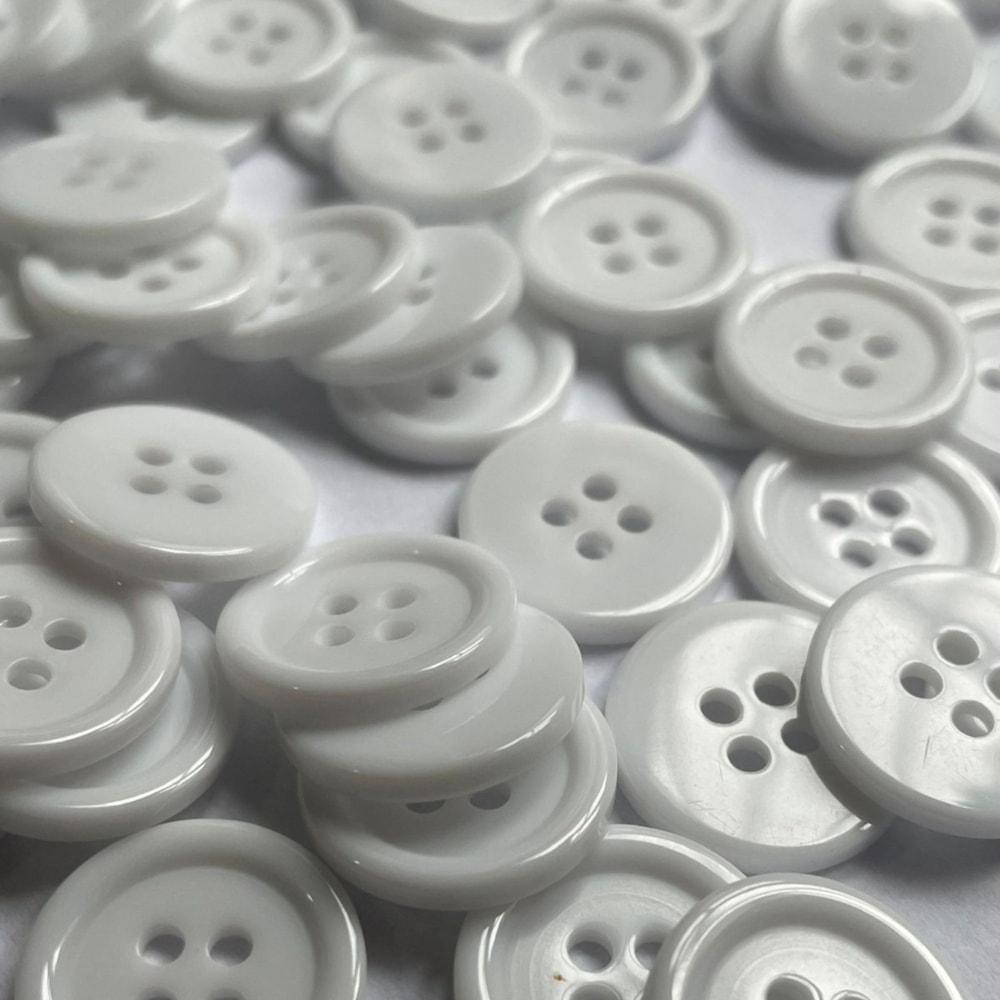 Botão com 4 Furos 18mm Tamanho 28 com 200 Unidades Lan